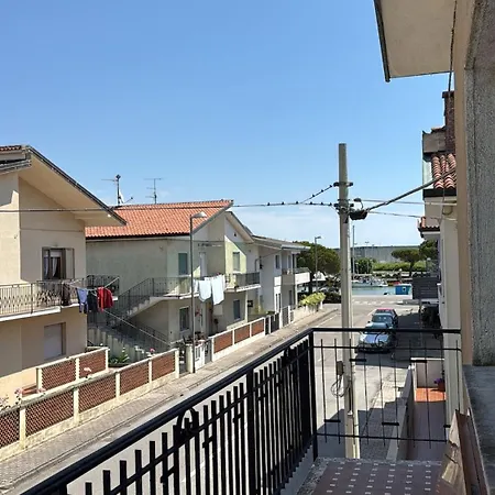 Apartman Vivere Nient'altro Between Port And Historic Center Marano Lagunare