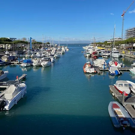 Vivere Nient'altro Between Port And Historic Center *